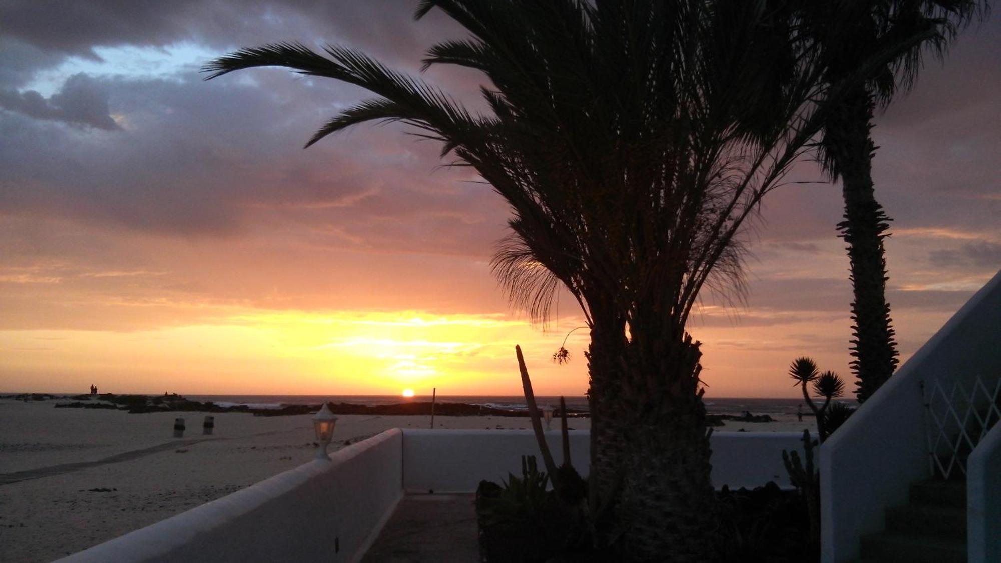 Apartamento Nire Lula En La Misma Playa Cotillo エクステリア 写真